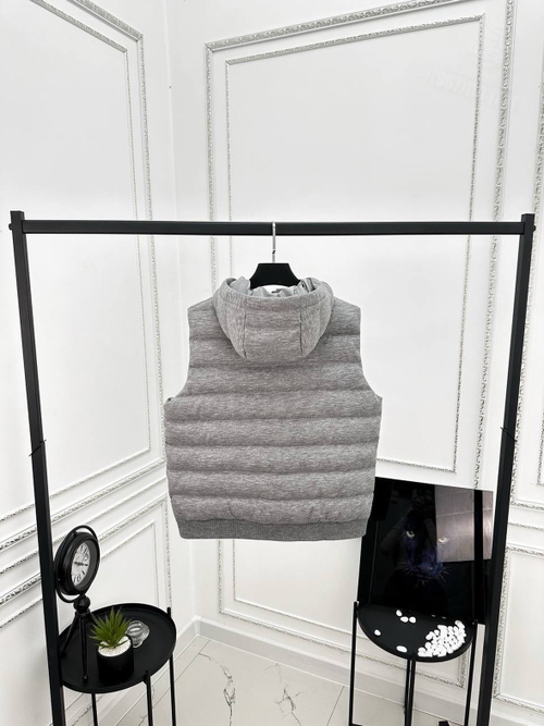 Пуховый жилет Kiton