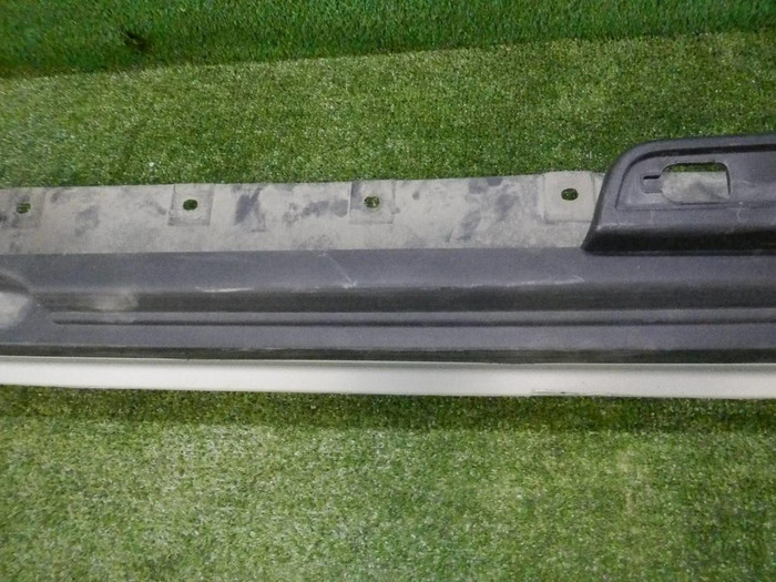 Накладка порога правая Mini Countryman F60 (16-23)