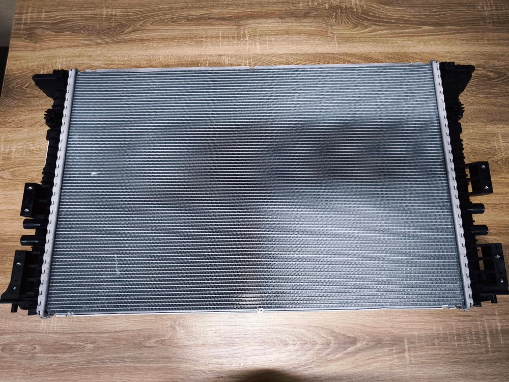 Радиатор системы охлаждения Hongqi H9