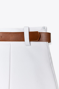 ZARA ЮБКА-ШОРТЫ С ЗАПÁХОМ И РЕМНЕМ, ЖЕЛТОВАТО-БЕЛЫЙ