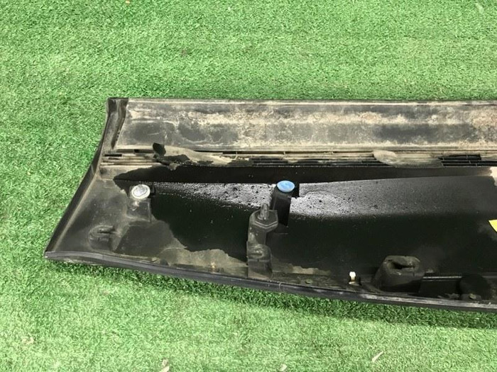 Накладка двери передняя левая Peugeot 3008 2 (2016-н.в.)