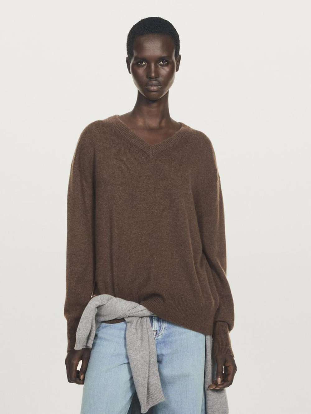 Massimo Dutti Свитер из 100% кашемира с V-образным вырезом, коричневый