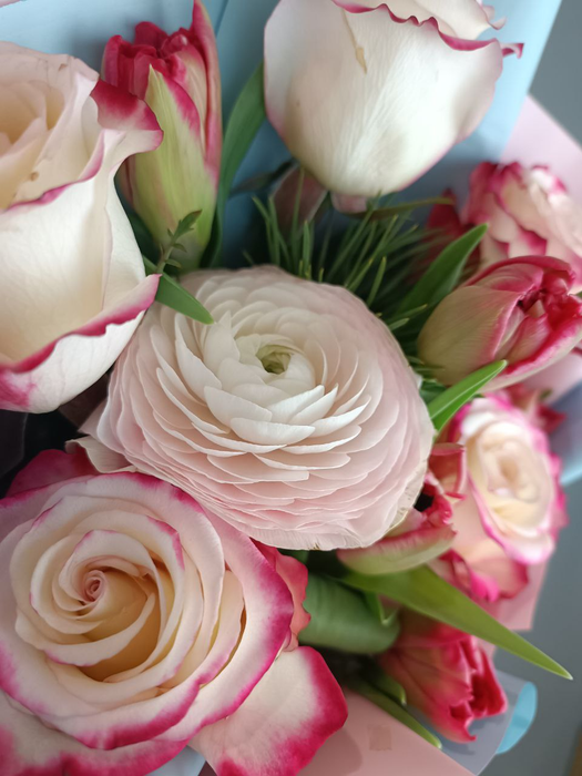 Букет "Дыхание весны" с пионовидными тюльпанами