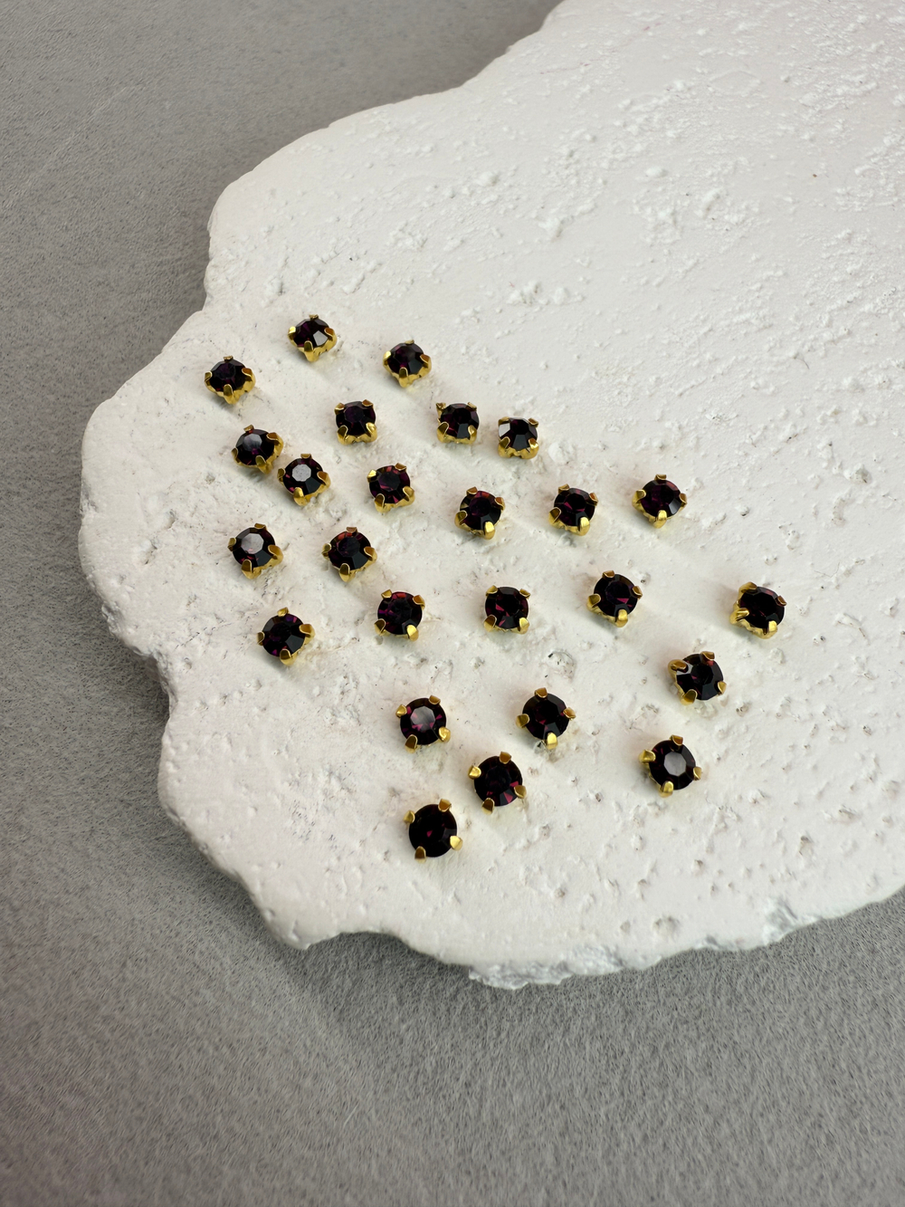 Шатоны 4 мм, Аметист в золоте, 25 шт