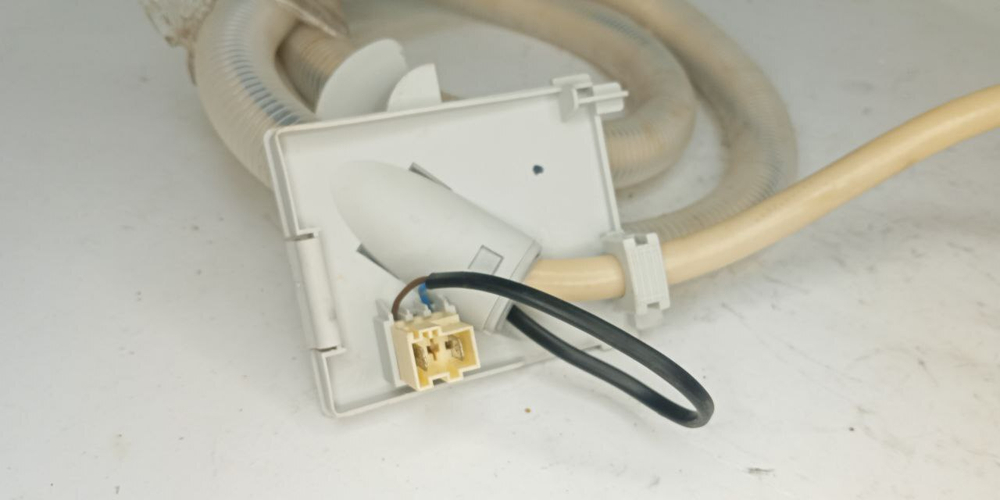 1 Заливной шланг для посудомоечной машины Bosch с аквастопом Bitron Type 902 б/у