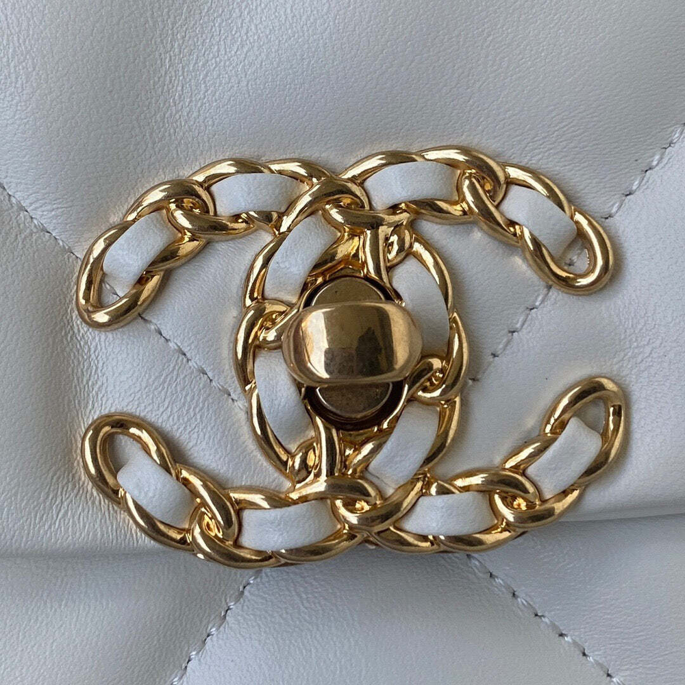 Chanel 19 26 cm