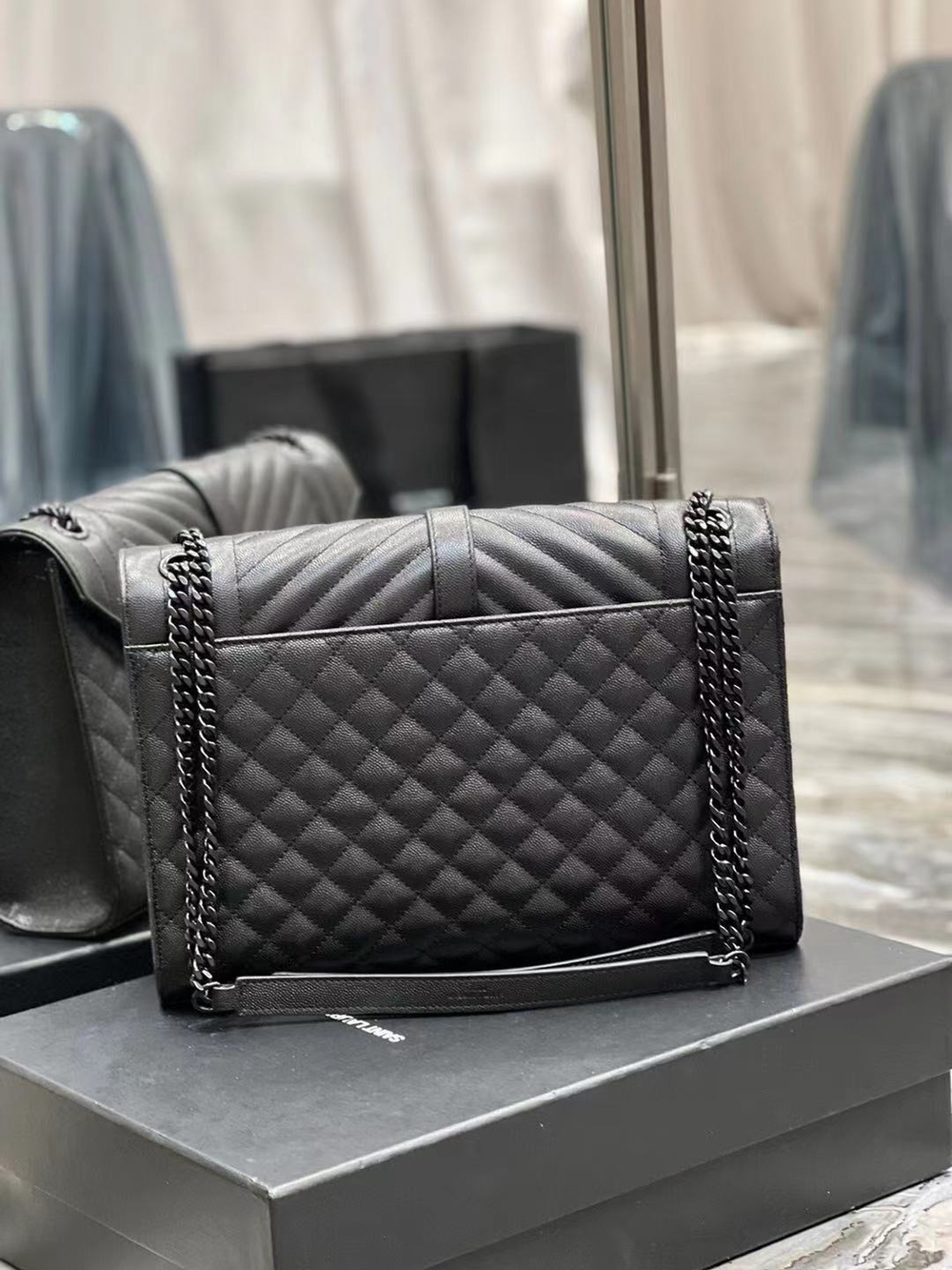 Saint Laurent Envelope Bag 31 cm