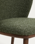 Стул Ciselia из темно-зеленого шенилла с ножками из ясеня в отделке орех