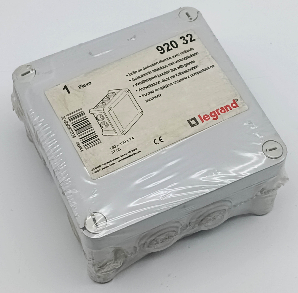 Коробка ответвительная Legrand 920 32 130х130х74мм Plexo Leg 092032, 10 вводов