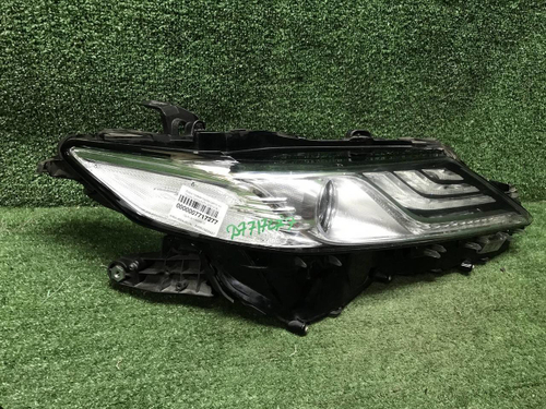 Битая Фара правая Toyota Camry xv70 (20-нв) LED