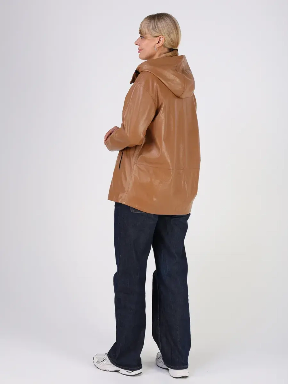 Кожаная куртка демисезонная с капюшоном оверсайз