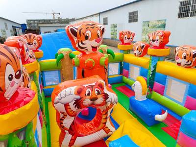 Коммерческий батут «Тигриная страна 2», 8х4х5 м без пандуса