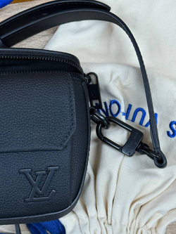 Сумка-мессенджер Louis Vuitton