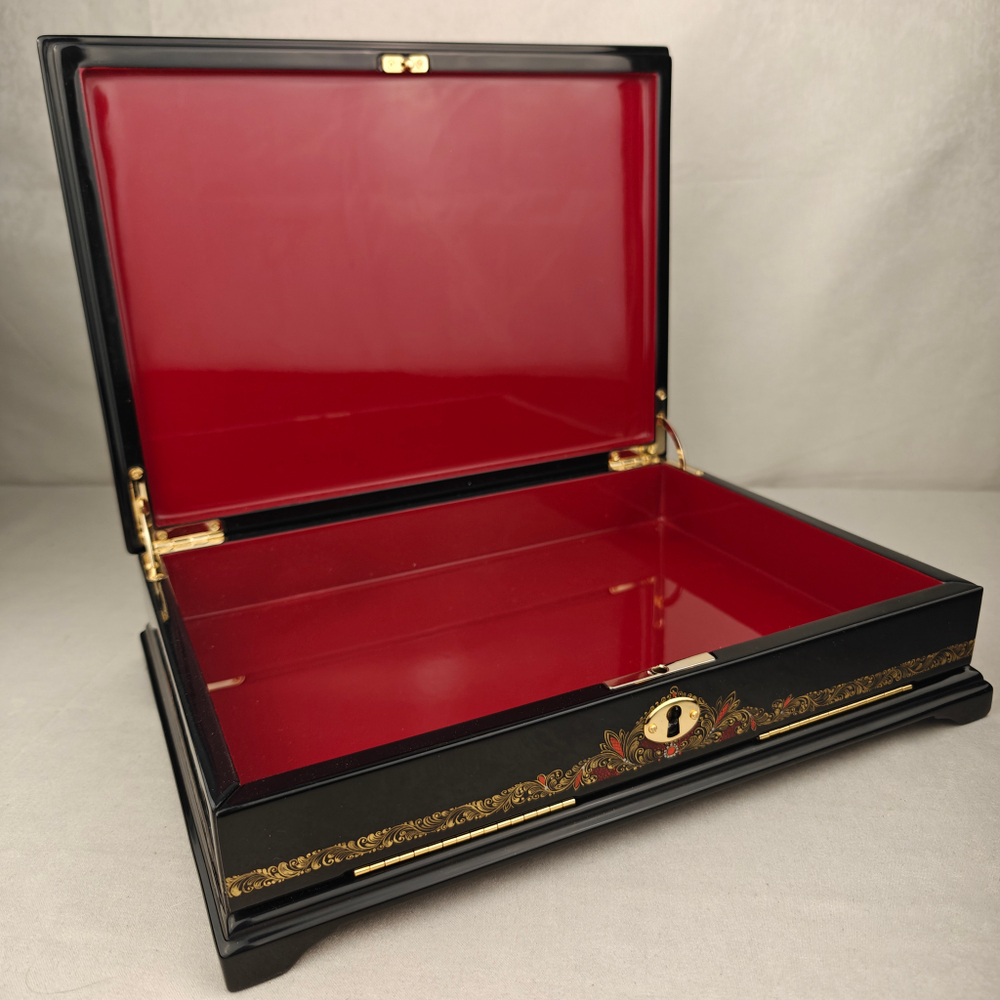 Шкатулка для бумаг А4 "Тройка" с ручной росписью