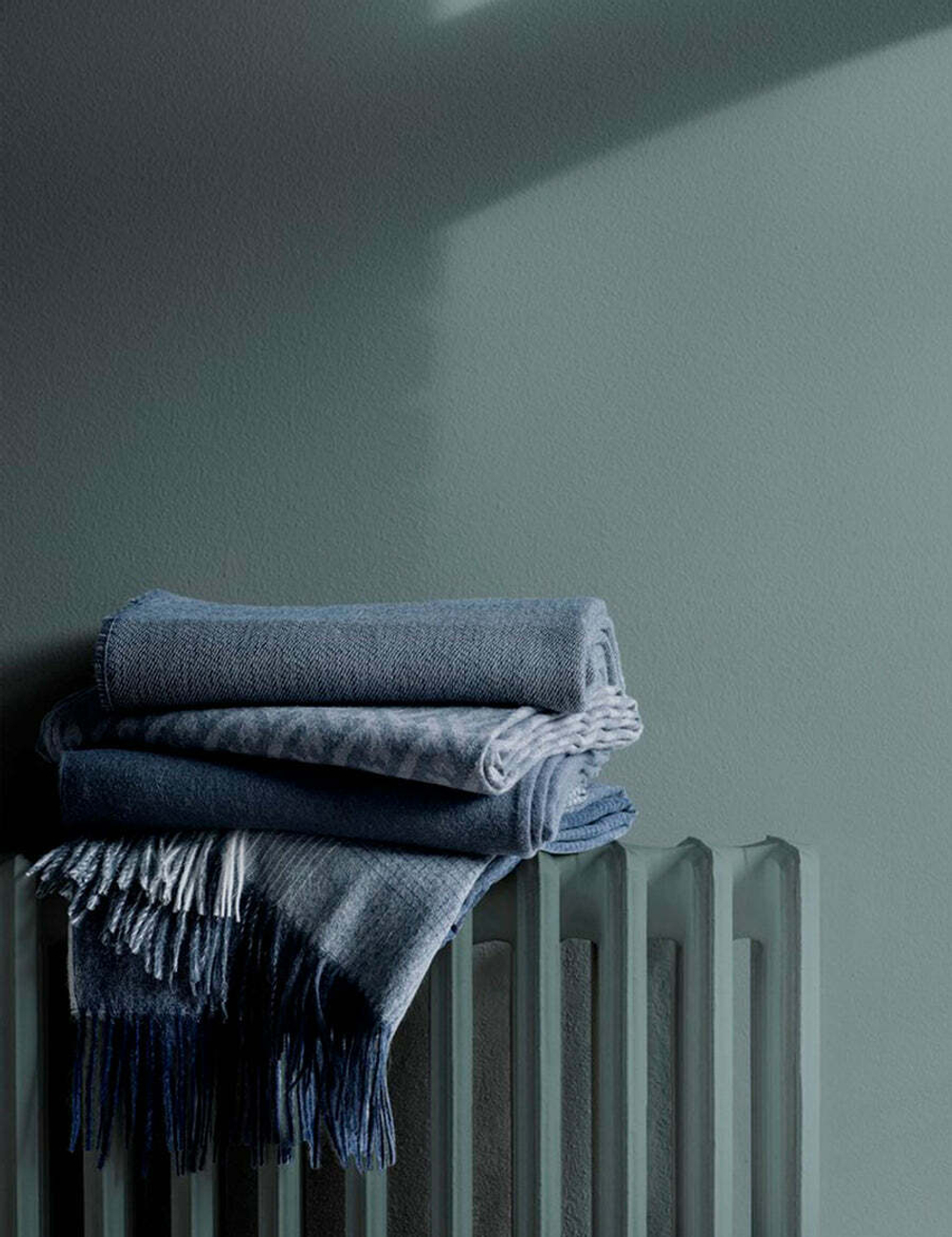 Плед 130x200 Elvang Classic dark blue