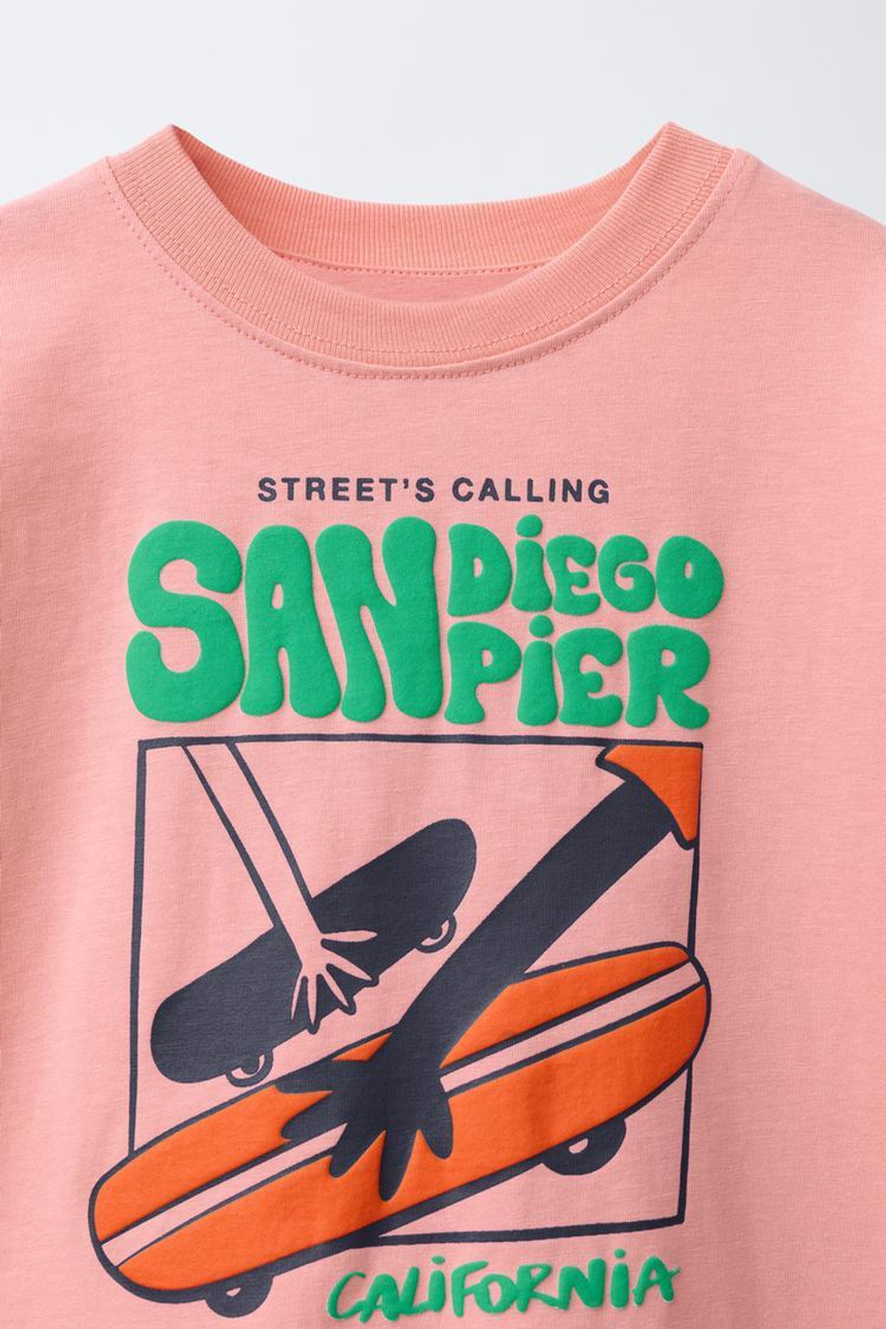 ZARA ФУТБОЛКА С РЕЛЬЕФНЫМ ПРИНТОМ, РОЗОВЫЙ