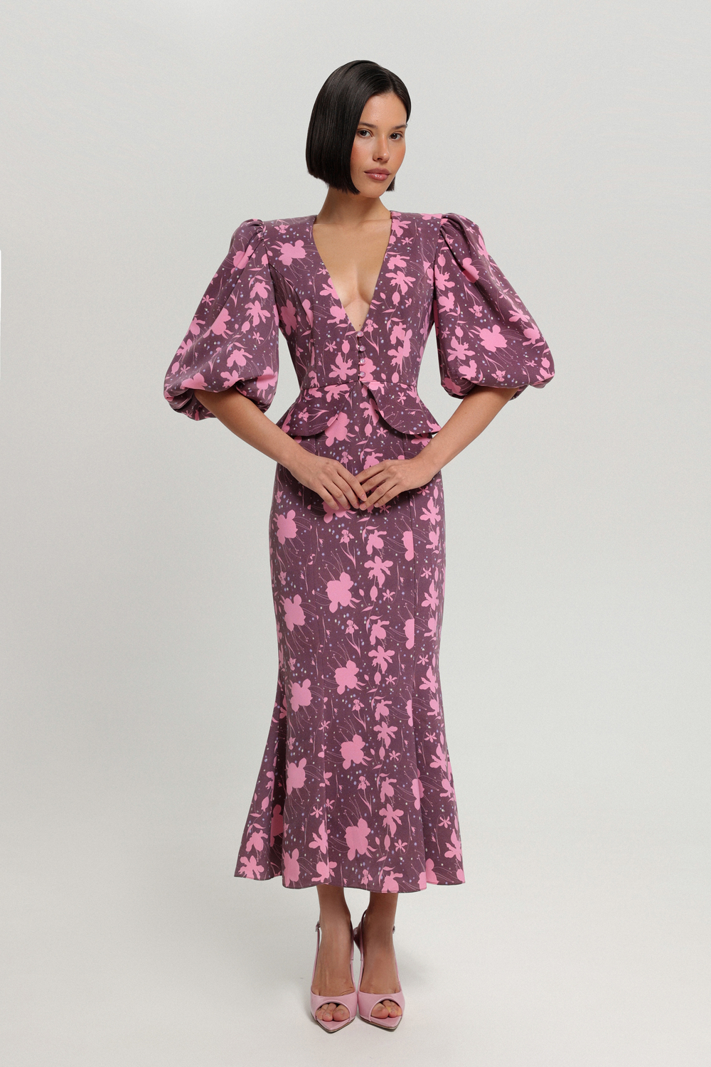 Платье в цветок с баской