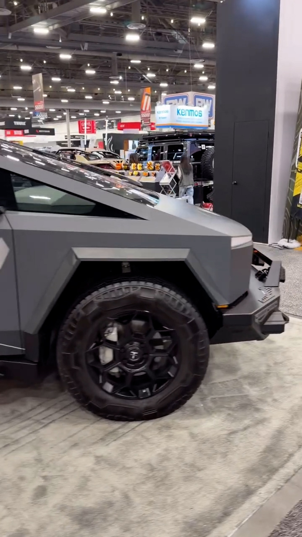 Обвес с платформой на крышу для Tesla Cybertruck 2023+ Тесла Кибертрак доп.свет на крышу стальной бампер защитный тюнинг