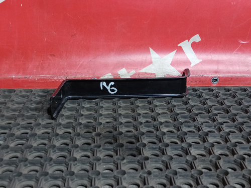 Кронштейн крыла переднего 2016г.