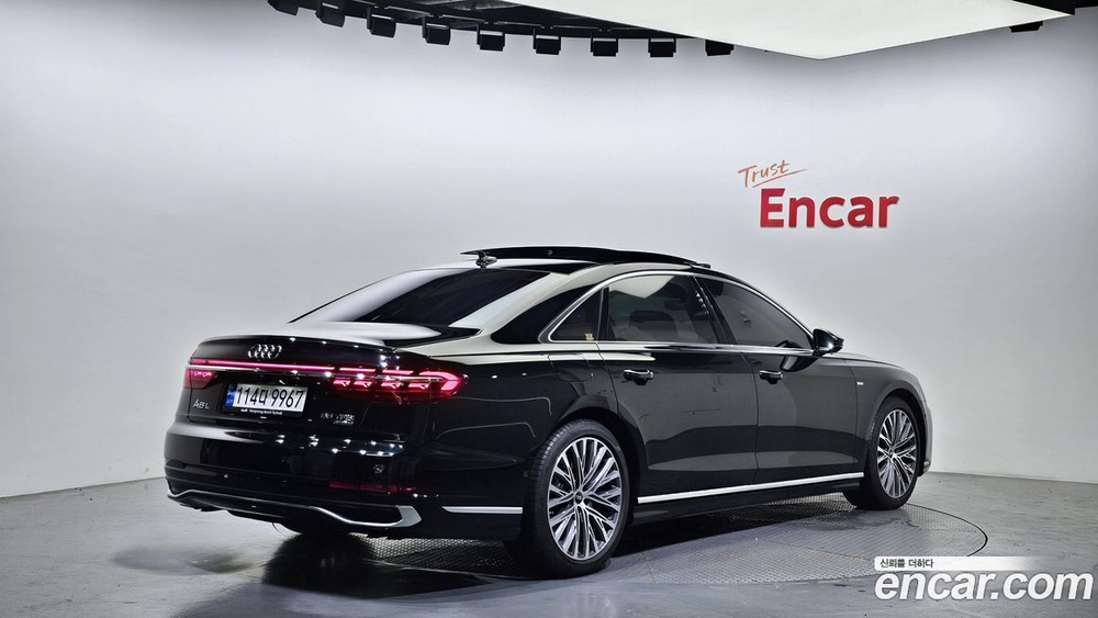 Audi A8 (D5) 55 TFSI Quattro Premium LWB (12.2022)