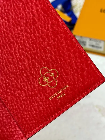 Обложка для паспорта Louis Vuitton Candy Factory