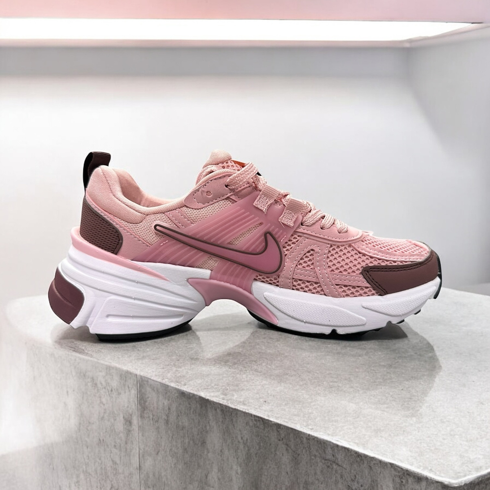 Nike V2K Runtekk • White Grey Pink