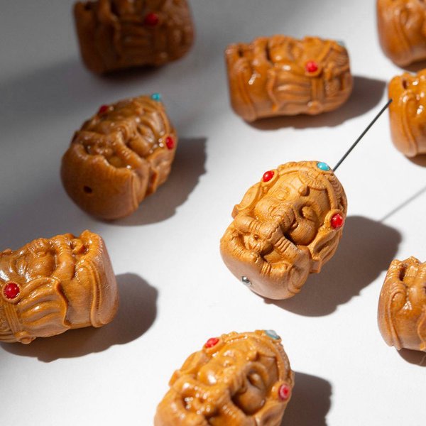 Барочная культивированная жемчужина, розово-персиковая с радужными переливами