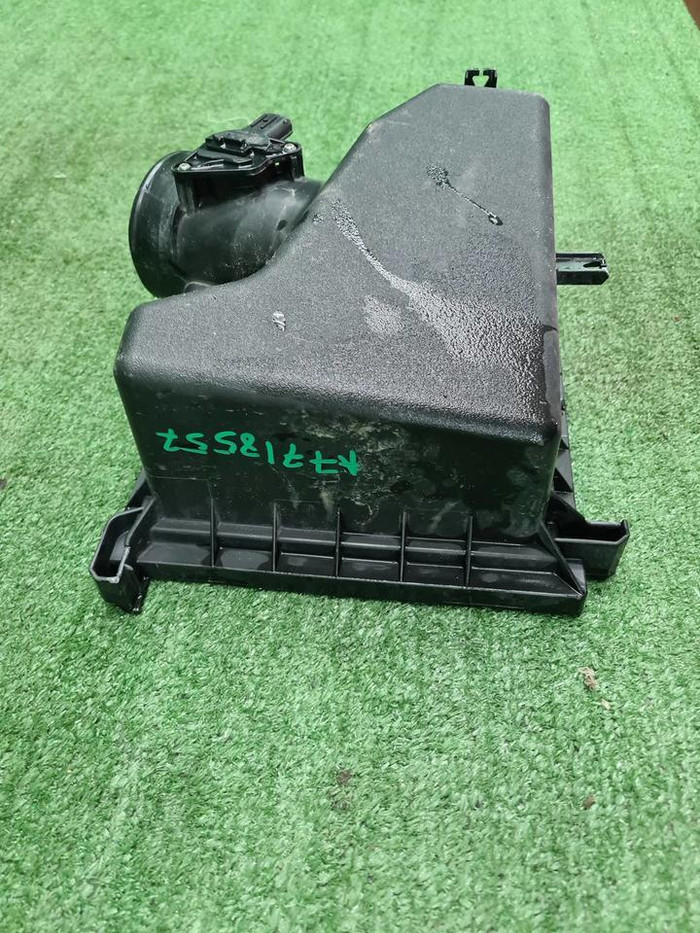 Корпус воздушного фильтра Toyota Camry xv70 17-нв