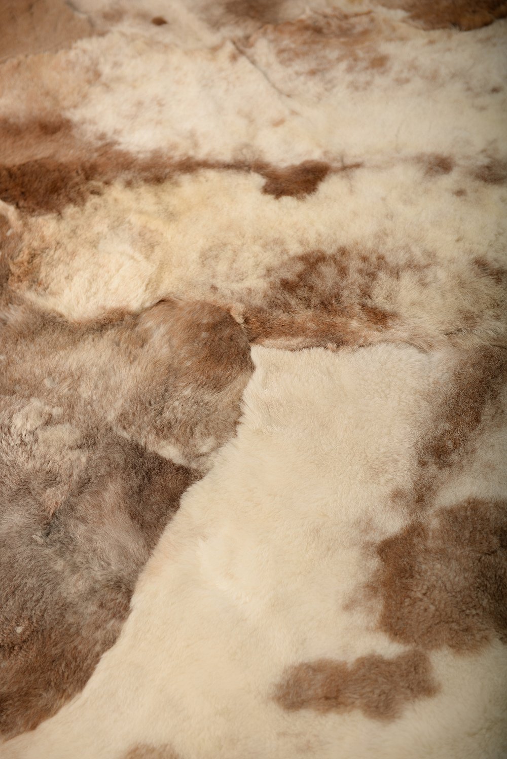 Ковер Мосси из светло-коричневых шкур