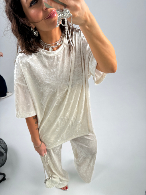 Бархатный костюм жемчужный