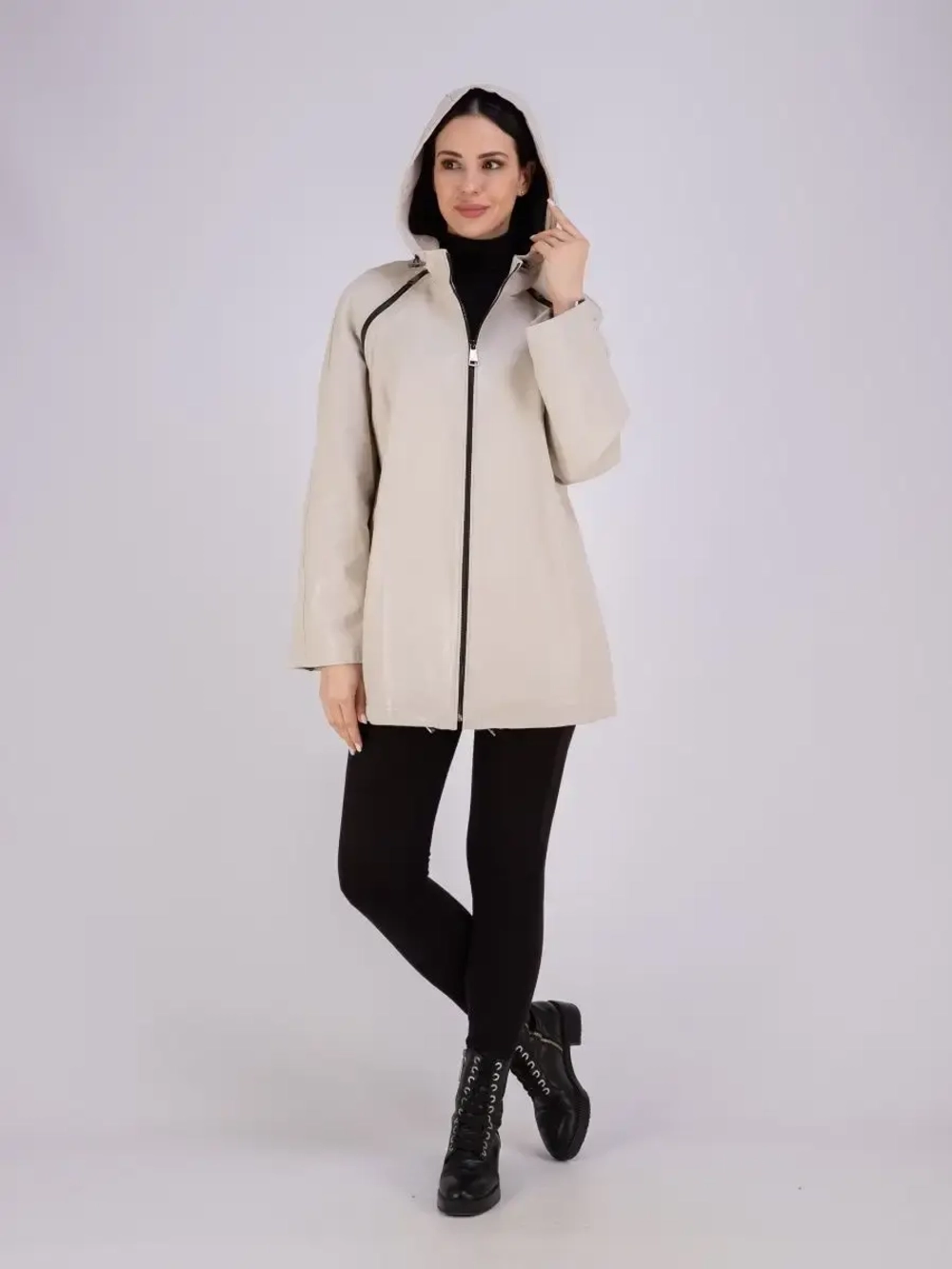 Куртка женская из натуральной кожи с капюшоном оверсайз