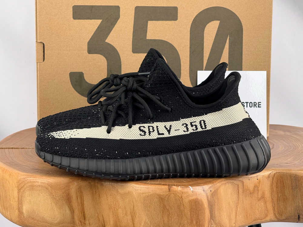 Yeezy Boost 350 V2 Oreo