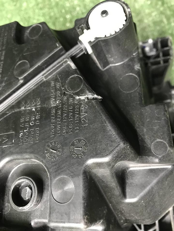 Фара правая Geely Monjaro (2021-н.в.) LED