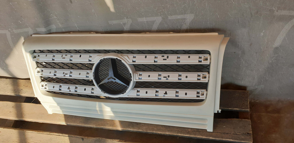 Решетка радиатора Mercedes G-Class (W463) 08-15 Б/У Оригинал a4638881215