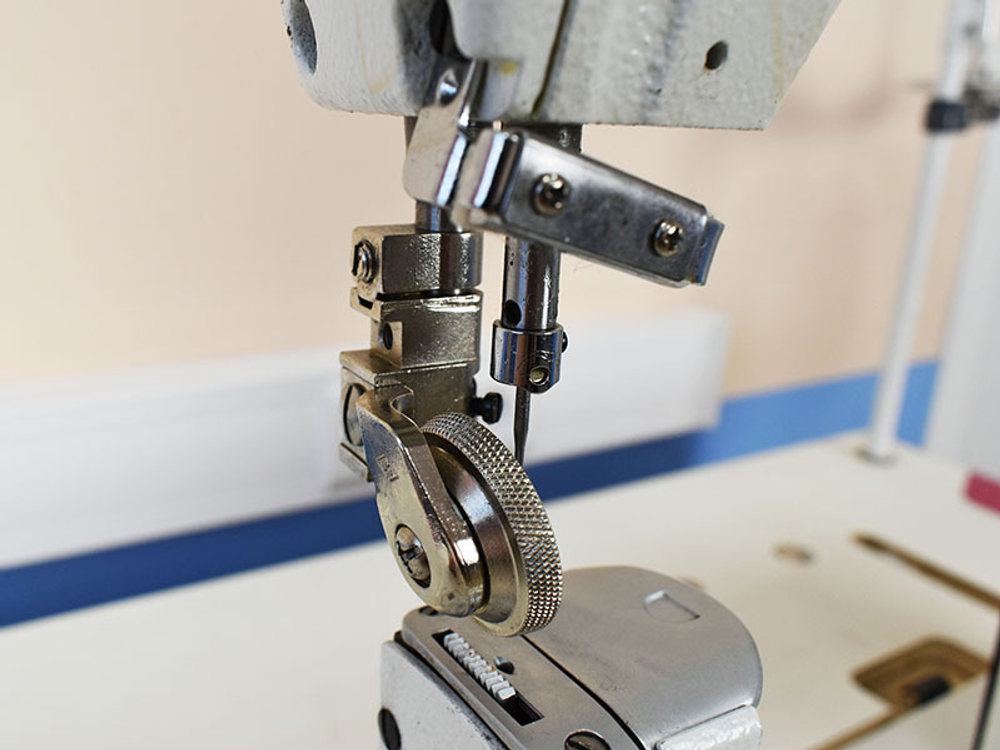 Колонковая швейная машина A - 810D (ПРЯМОЙ ПРИВОД)