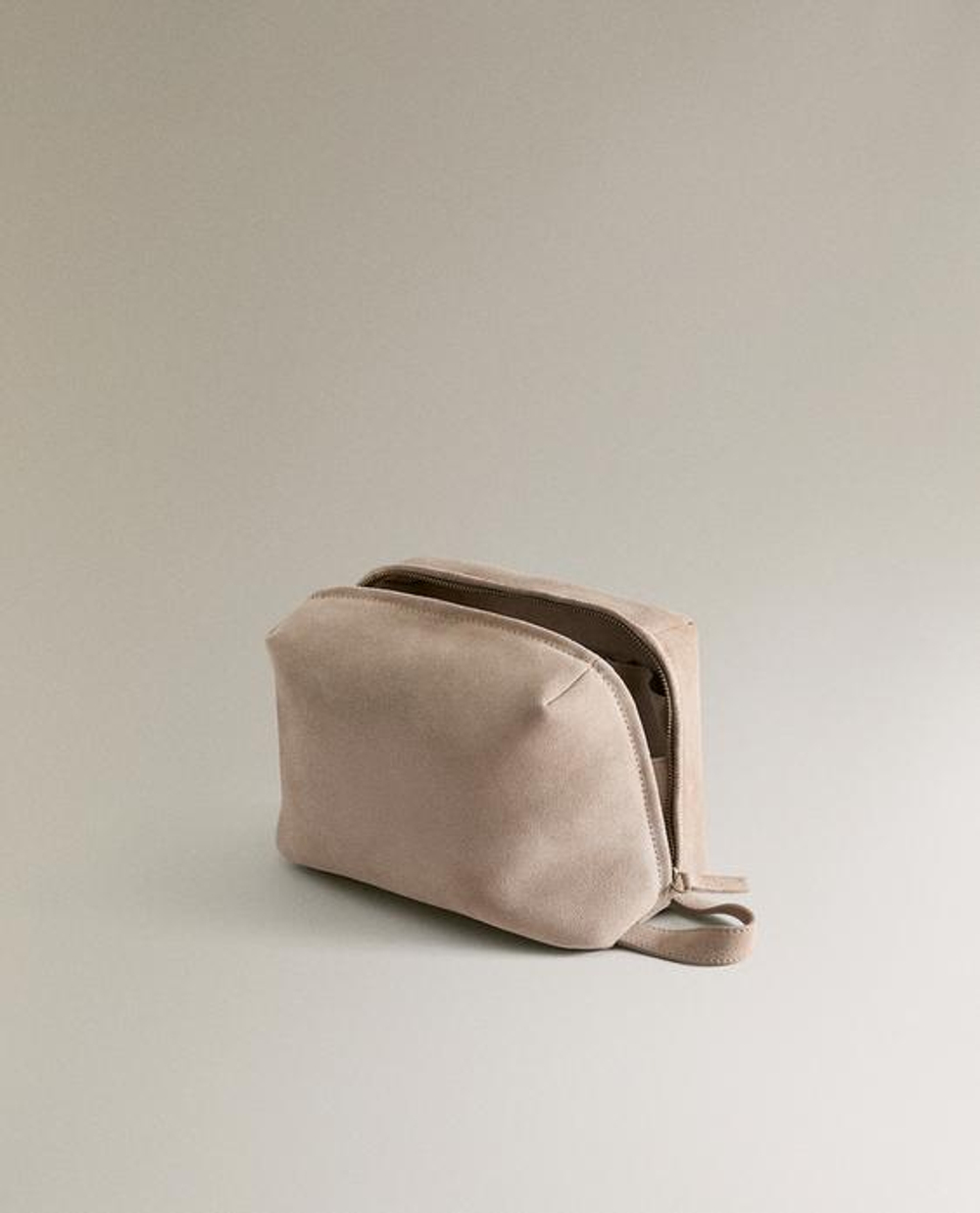 ZARA HOME КОСМЕТИЧКА СРЕДНЕГО РАЗМЕРА ИЗ РАЗДЕЛЕННОЙ КОЖИ, ЭКРЮ