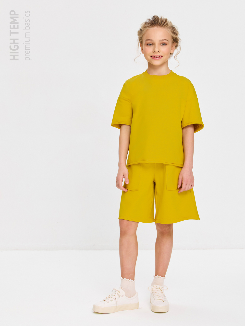 Костюм оверсайз с футболкой и шортами