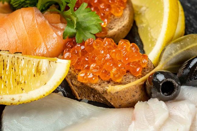 Закуска из рыбной нарезки