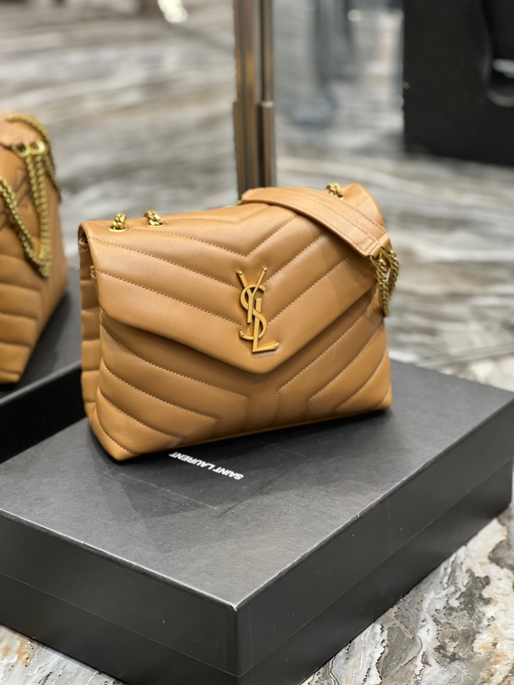 Saint Laurent Loulou 25 cm