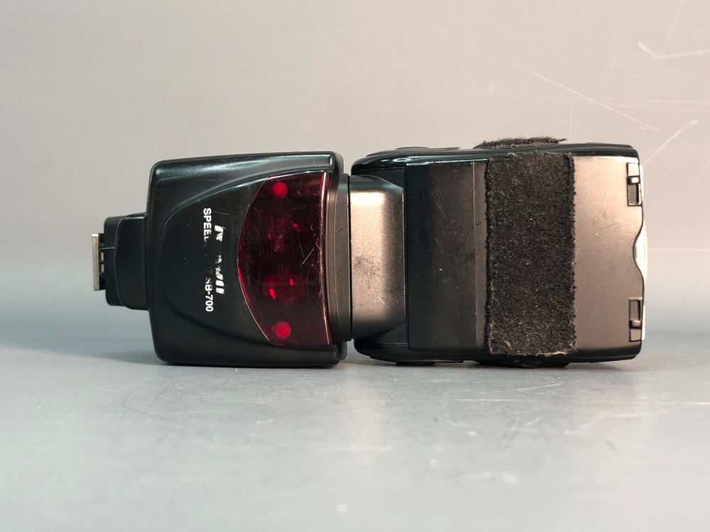 Nikon Speedlight SB-700