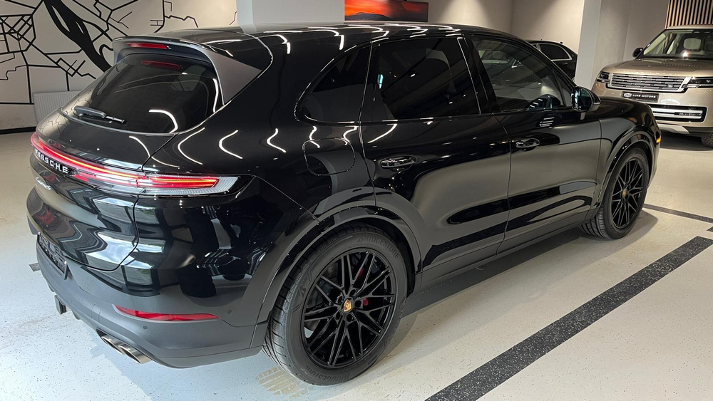 Porsche Cayenne, 2023