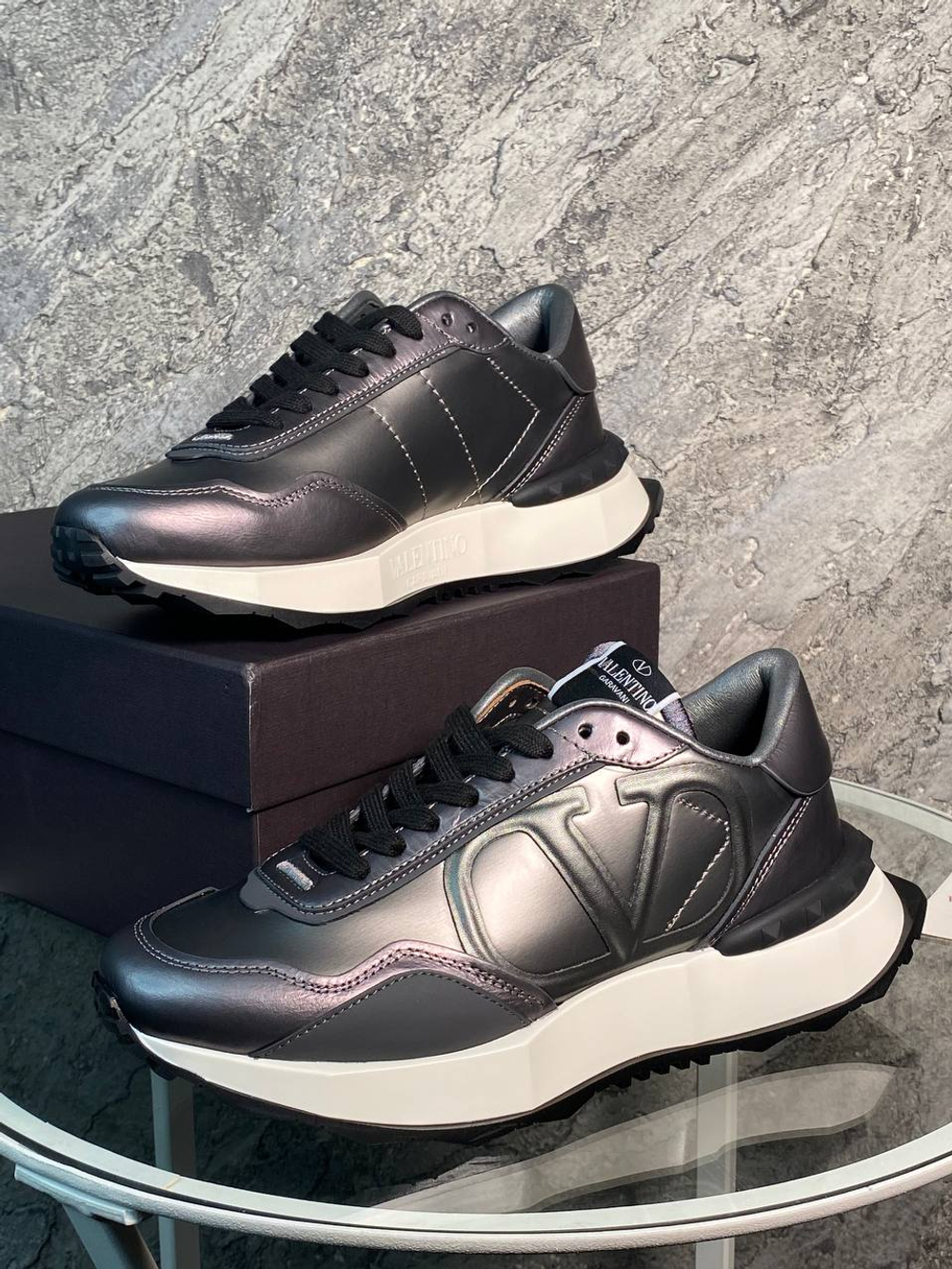 Кроссовки Valentino