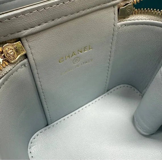 Сумка Chanel Vanity mini, голубой