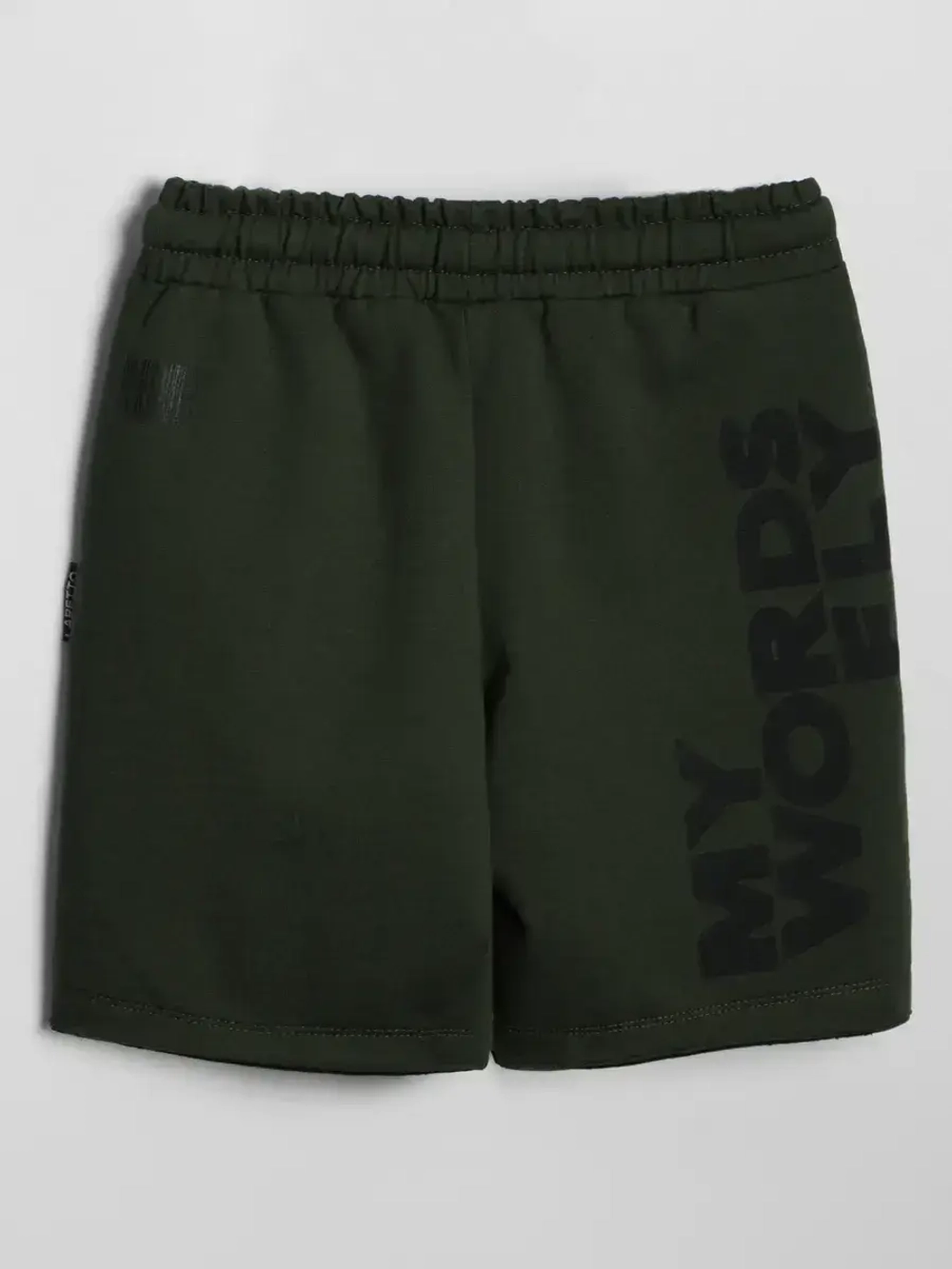 Спортивные шорты для мальчика на лето