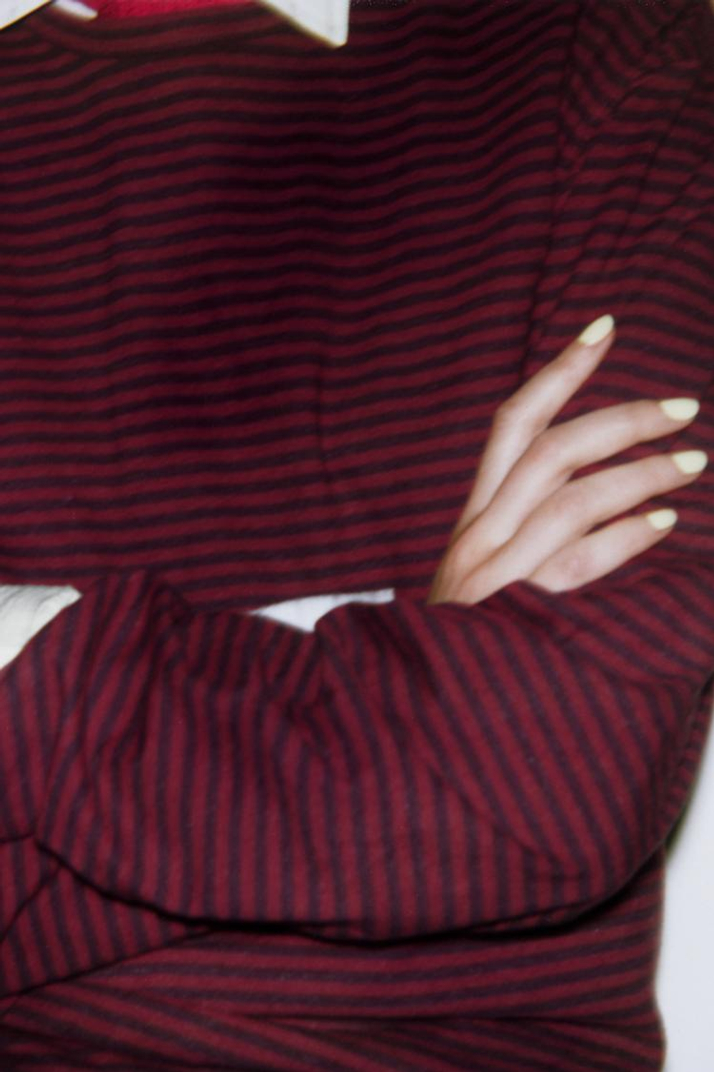 ZARA ФУТБОЛКА ИЗ ХЛОПКА И ЛЬНА В ПОЛОСКУ, ОТТЕНКИ ФИОЛЕТОВОГО