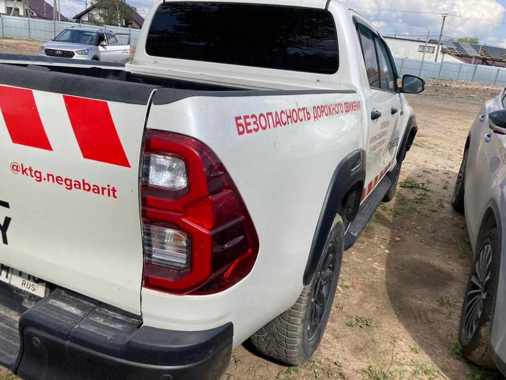 Toyota HILUX Комфорт 2.8d АКП