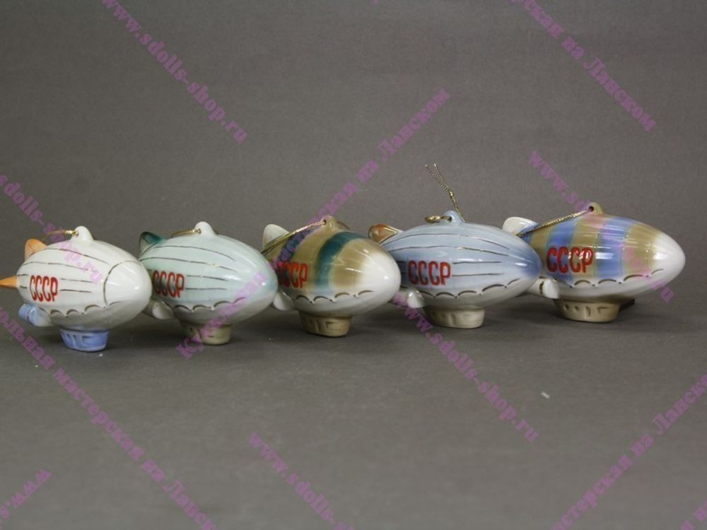 Фарфоровая ёлочная игрушка Дирижабль