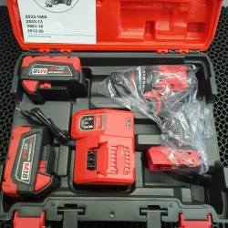 Milwaukee Дрель-шуруповерт, 18 В, 100 Нм, 2 АКБ