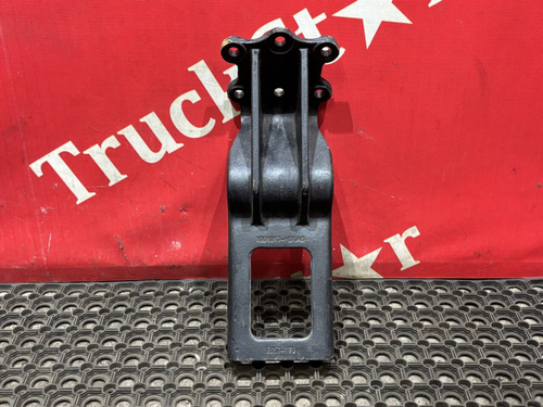 Кронштейн двигателя передний 2024г