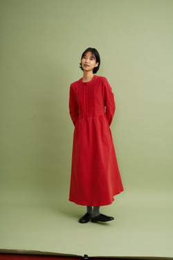 Платье с защипами на груди из красного хлопка-твил